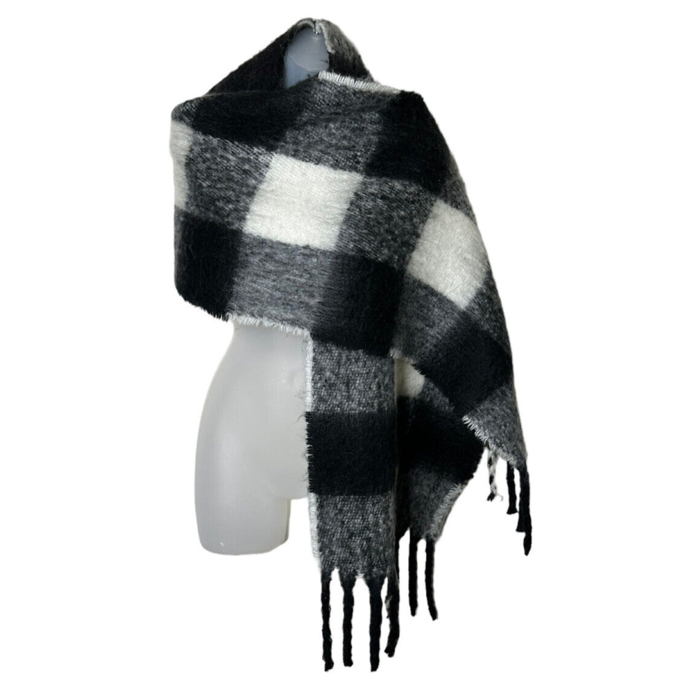 Isa‎ & Stef Black and Ivory Buffalo Plaid Winter Scarf Wrap Fringe 15 X 74 Soft